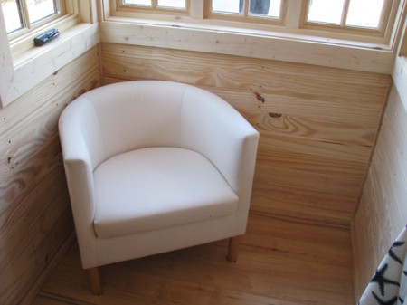 Alcove seating area