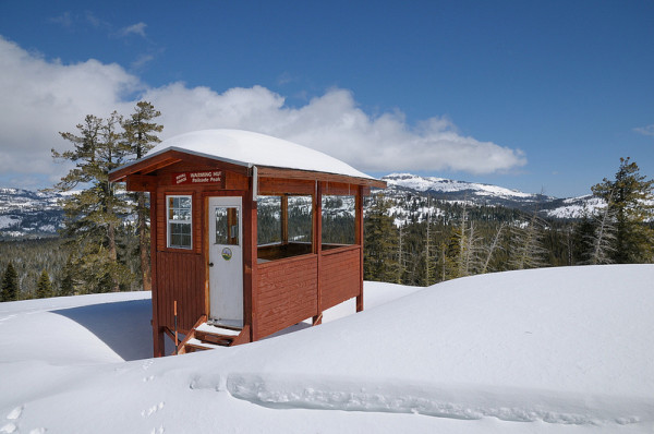 tahoe-warming-hut