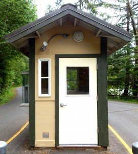 Lightweight-high-strength-insulated-tiny-house-booth-270x300