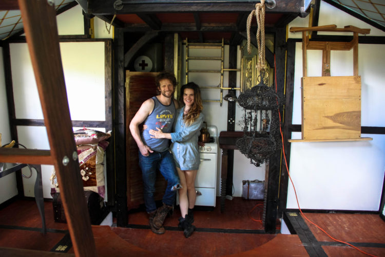 steampunk-tinyhouse-ChlieBarcelou-SeanHurley