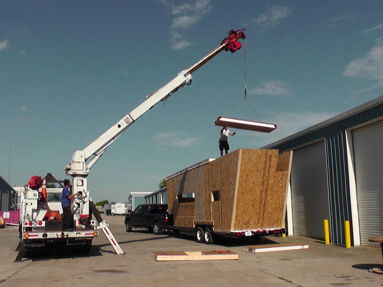 woody-trailer-tiny-construction