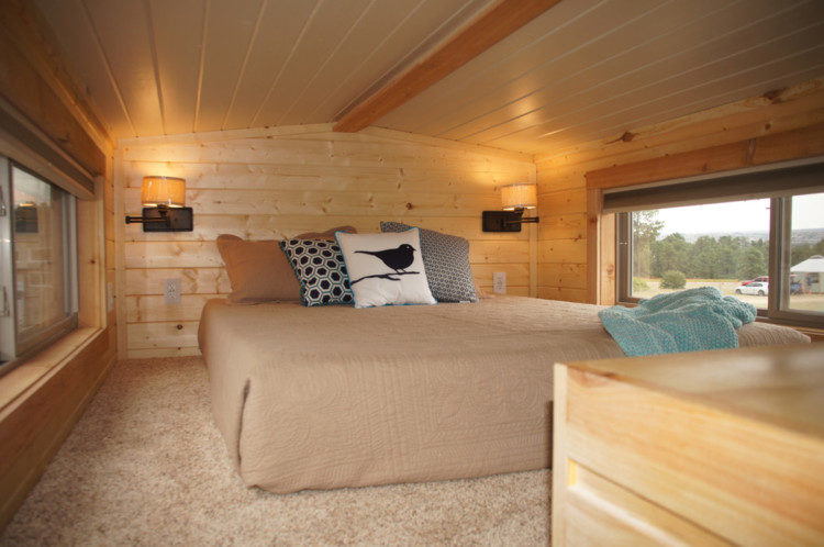 WanderHomes-tinyhouse-bed