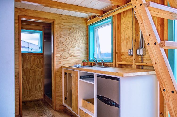 bunk-box-tiny-house-kitchen