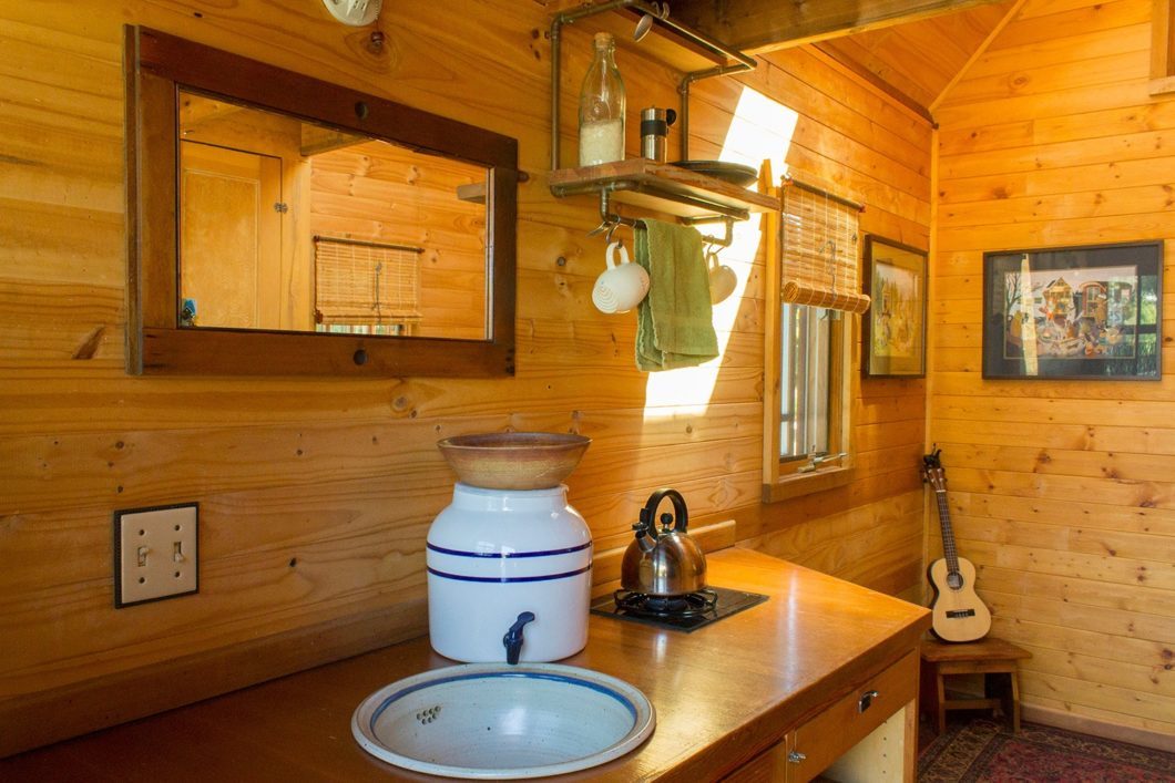 kozy-kabin-tiny-house-kitchen