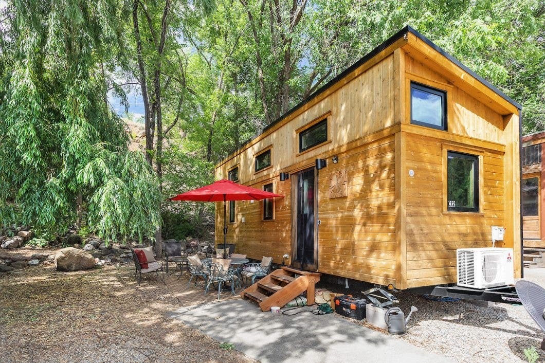 log cabin tiny home